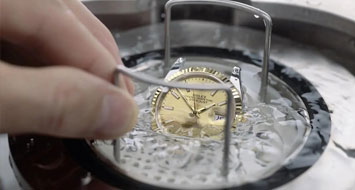 广州卡地亚（Cartier）腕表官方维修